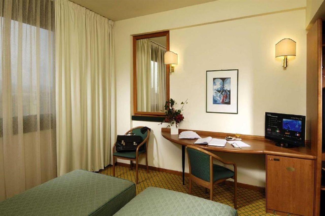 Phi Hotel Emilia Ozzano dell'Emilia Extérieur photo